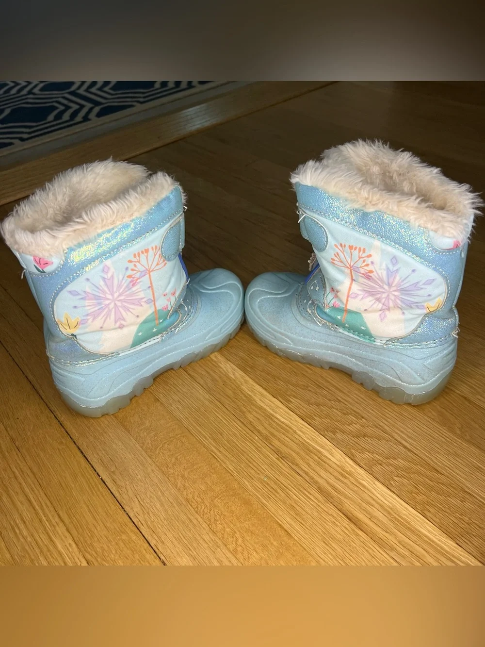Frozen Snow Boots, Little Girl Size 11, Elsa, Anna, Light up, Blue, Hook & Loop